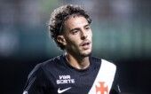Nuno Moreira Nuno Moreira foi um dos poucos titulares do Vasco contra o Barracas Central