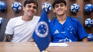 Henrique Lemos, filho do lateral-direito Fagner, assinou seu primeiro contrato profissional com o Cruzeiro