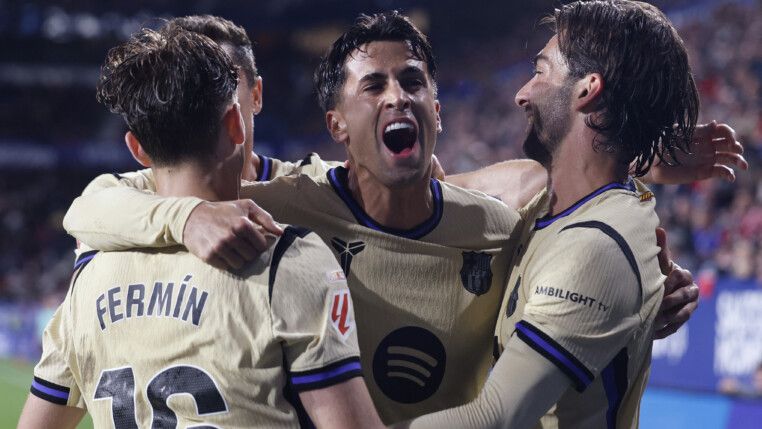 Soccer Football - LaLiga - Osasuna v FC Barcelona - El Sadar Stadium, Pamplona, Spain - May 2, 2026 FC Barcelona's Ferran Torres celebrates scoring their second goal with teammates REUTERS/Vincent West