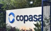 Logo na fachada da Copasa