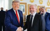 Trump e Lula apertam as mãos na Casa Branca