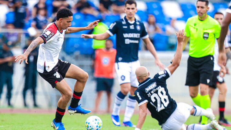 PA - BRASILEIRO A 2026, REMO X ATHLETICO-PR - ESPORTES - PA - BELÉM - 24/05/2026 - BRASILEIRO A 2026, REMO X ATHLETICO-PR - Zé Wellyson jogador do Remo durante partida contra o Athletico-PR no estádio Mangueirão pelo campeonato Brasileiro A 2026. 24/05/2026 - Foto: FERNANDO TORRES/AGIF - AGÊNCIA DE FOTOGRAFIA/AGIF - AGÊNCIA DE FOTOGRAFIA/ESTADÃO CONTEÚDO