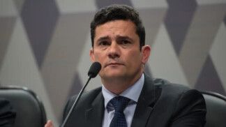 Sergio Moro fala ao microfone durante sessão no Senado