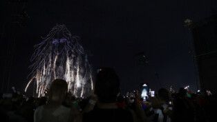 People attend Shakira's open concert at Copacabana beach in Rio de Janeiro, Brazil, May 2, 2026. REUTERS/Ricardo Moraes
