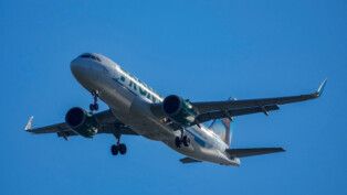 Imagem de arquivo da Reuters de avião da Frontier Airlines