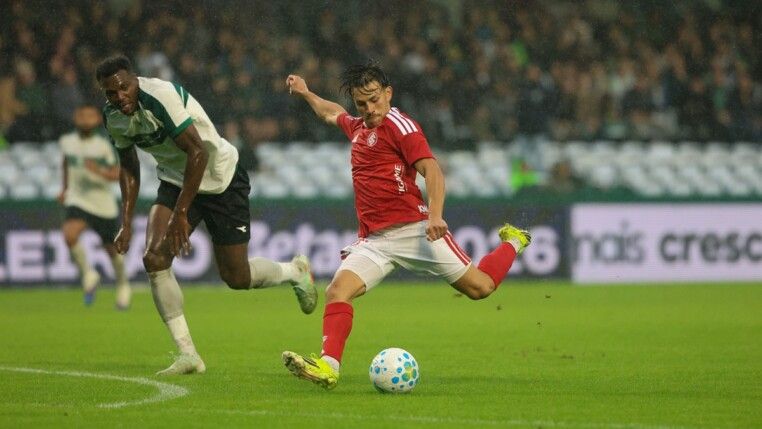 Jogo entre Coritiba e Inter
