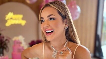 Deolane Bezerra
