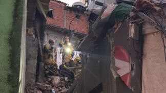 Explosão destrói dezenas de casas na zona oeste de São Paulo