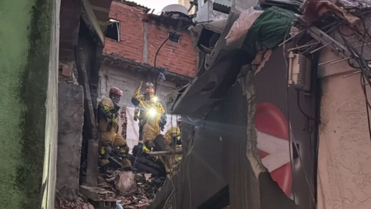 Explosão destrói dezenas de casas na zona oeste de São Paulo