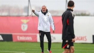 José Mourinho, treinador do Benfica