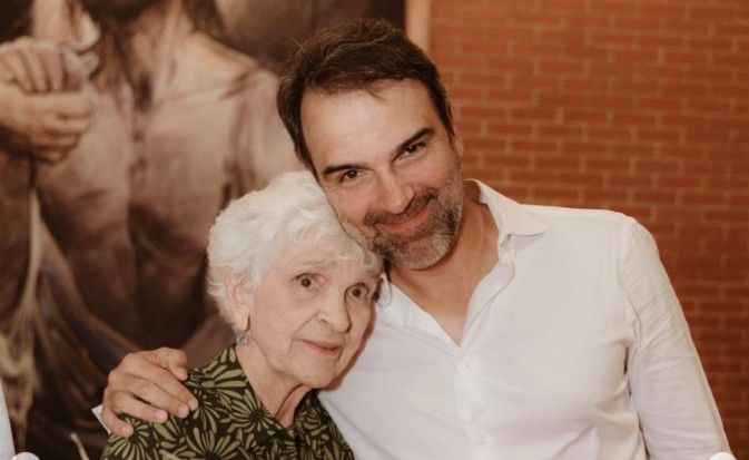 Tadeu Schmidt lamenta morte da mãe, Dona Janira, aos 92 anos | TMC