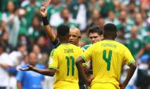 Wilton Pereira Sampaio expulsa Themba Zwane em México x África do Sul