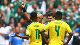 Wilton Pereira Sampaio expulsa Themba Zwane em México x África do Sul