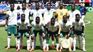 Seleção de Senegal perfilada para enfrentar a França na Copa do Mundo 2026