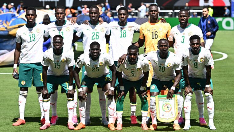 Seleção de Senegal perfilada para enfrentar a França na Copa do Mundo 2026