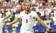 Harry Kane comemora gol da Inglaterra contra a Croácia
