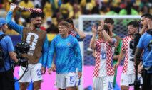 Soccer Football - FIFA World Cup 2026 - Group L - Croatia v Ghana - Philadelphia Stadium, Philadelphia, Pennsylvania, U.S. - June 27, 2026 Croatia's Luka Modric celebrates with teammates after the match IMAGN IMAGES via Reuters/Bill Streicher