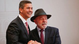 Santiago Pena, atual presidente do Paraguai, com Lula
