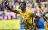 O atacante Jô em jogo do Amazonas O atacante Jô em jogo do Amazonas
