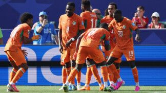 Soccer Football - FIFA World Cup 2026 - Group E - Curacao v Ivory Coast - Philadelphia Stadium, Philadelphia, Pennsylvania, U.S. - June 25, 2026 Ivory Coast's Nicolas Pepe celebrates scoring their second goal with teammates IMAGN IMAGES via Reuters/Bill Streicher