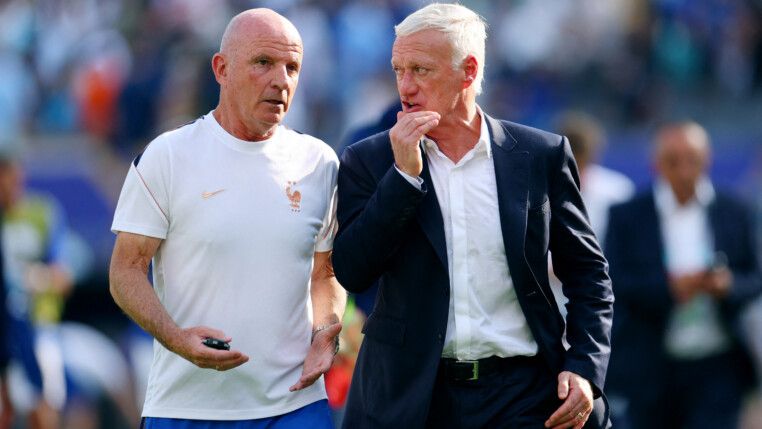 Soccer Football - FIFA World Cup 2026 - Round of 32 - France v Sweden - New York New Jersey Stadium, East Rutherford, New Jersey, U.S. - June 30, 2026 France coach Didier Deschamps with assistant Guy Stephan after the half time whistle REUTERS/Mike Segar