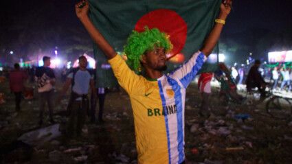 Torcedor de Bangladesh no documentário "Dhaka Vibra"