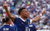 Soccer Football - FIFA World Cup 2026 - Round of 32 - France v Sweden - New York New Jersey Stadium, East Rutherford, New Jersey, U.S. - June 30, 2026 France's Kylian Mbappe celebrates scoring their third goal IMAGN IMAGES via Reuters/Vincent Carchietta