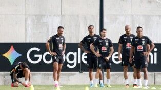 Gabriel Magalhães e Gabriel Martinelli participaram do treino desta terça-feira (02/06), em Nova Jersey (Foto: Rafael Ribeiro/CBF)
