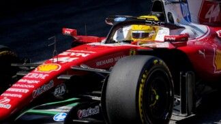 Formula One F1 - Barcelona-Catalunya Grand Prix - Circuit de Barcelona-Catalunya, Barcelona, Spain - June 14, 2026 Ferrari's Lewis Hamilton makes a pit stop during the race Pool via REUTERS/Manaure Quintero