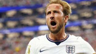 Soccer Football - FIFA World Cup 2026 - Group L - England v Croatia - Dallas Stadium, Arlington, Texas, U.S. - June 17, 2026 England's Harry Kane celebrates scoring their second goal REUTERS/Hannah Mckay