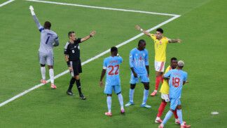 Soccer Football - FIFA World Cup 2026 - Group K - Colombia v DR Congo - Estadio Guadalajara, Guadalajara, Mexico - June 23, 2026 Referee Maurizio Mariani, DR Congo's Lionel Mpasi and Colombia's Luis Diaz react REUTERS/Raquel Cunha