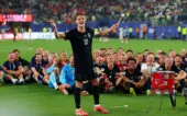 FIFA World Cup 2026 - Group I - Norway v Senegal Soccer Football - FIFA World Cup 2026 - Group I - Norway v Senegal - New York/New Jersey Stadium, East Rutherford, New Jersey, U.S. - June 22, 2026 Norway's Martin Odegaard and teammates perform the traditional Viking rowing celebration for their fans after the match REUTERS/Mike Segar TPX IMAGES OF THE DAY