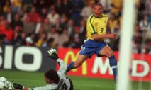Ronaldo contra Marrocos, em 1998