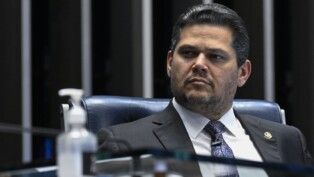 Presidente do Senado Federal, senador Davi Alcolumbre (União-AP) conduz sessão