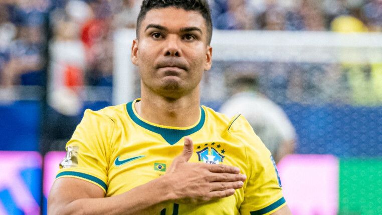 Casemiro no jogo Brasil x Japão