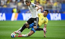 Casemiro em lance de Brasil x Japão