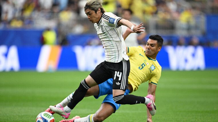 Casemiro em lance de Brasil x Japão