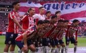 Time do Chivas posado