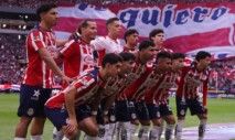 Time do Chivas posado
