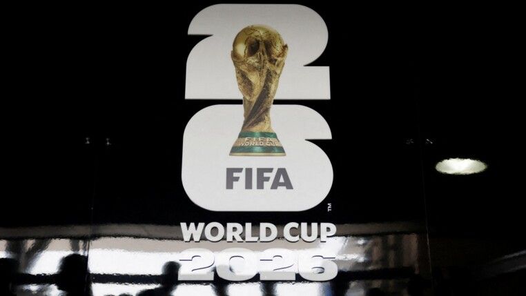 Vista geral da identidade visual da Copa do Mundo de 2026 no estádio de Nova York/Nova Jersey, em East Rutherford, Nova Jersey, durante visita às instalações da arena que receberá partidas do Mundial