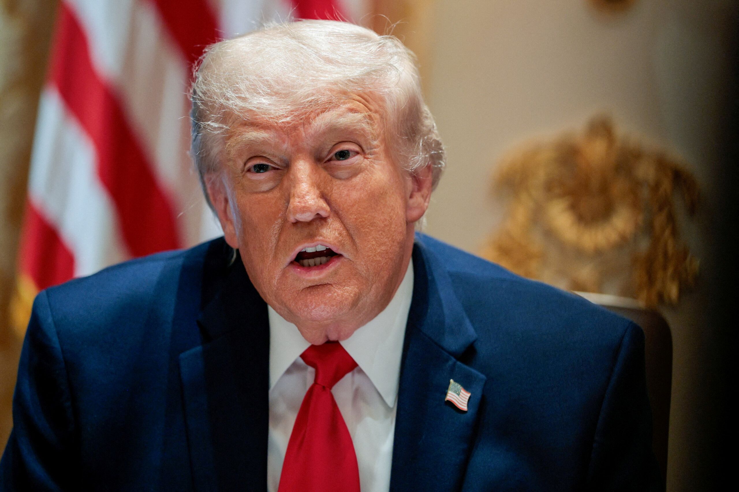 Um documento de extorsão”: novo tarifaço de Trump mira Pix