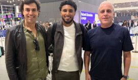 Éderson embarca para os EUA