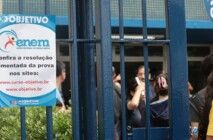 Estudantes no primeiro dia de provas do ENEM na UNIP Vergueiro em São Paulo.