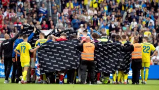 Equipes cobrem área do Campo em que Christian Eriksen passou mal no amistoso Dinamarca x Ucrânia