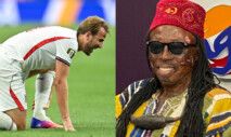 O jogador inglês Harry Kane e o feiticeiro ganês Nana Kwaku Bonsam