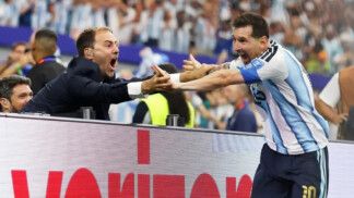 Lionel Messi comemorou gol na Copa do Mundo com o jornalista Joaquín Bruno