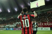 lingard-coreia-do-sul Lingard se despede da torcida do Seoul