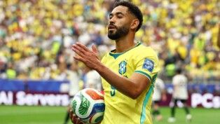 O atacante brasileiro Matheus Cunha reage durante a partida contra o Japão em Houston