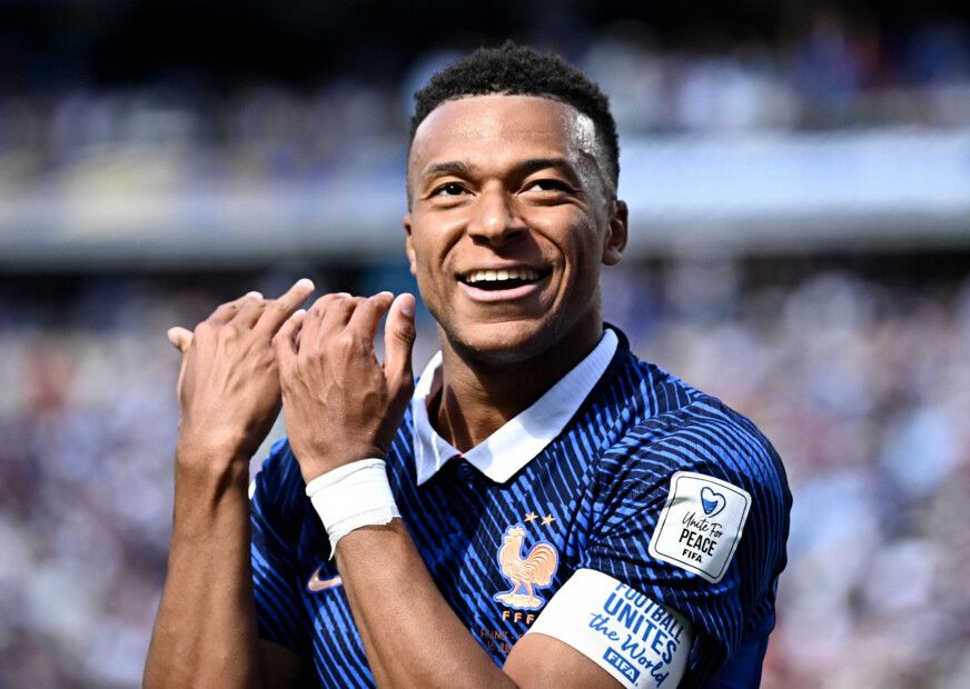 Kylian Mbappé comemora gol contra Senegal na Copa do Mundo de 2026