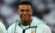 ylian Mbappé antes do amistoso entre França e Irlanda do Norte, disputado no Decathlon Arena Stade Pierre-Mauroy, em Villeneuve-d'Ascq, nesta segunda-feira (08/06)